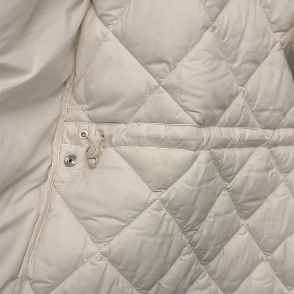 ATHLETA Women’s White Quilted Puffer Jacket size LARGE vguc shawl lightweight - Picture 11 of 11
